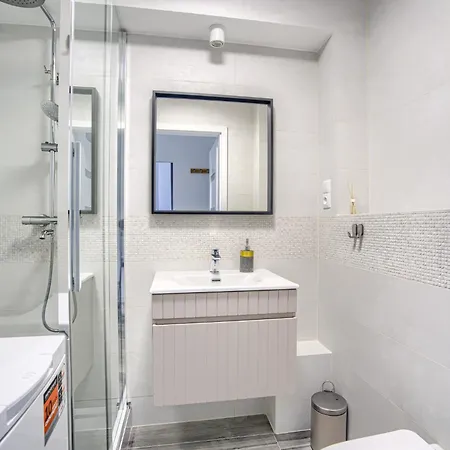 Center Apartment *