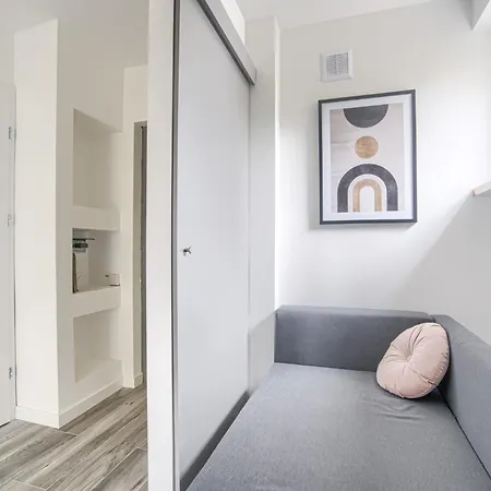 Center Apartment *